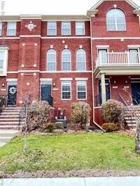 Building Photo - 3255 Camden Dr