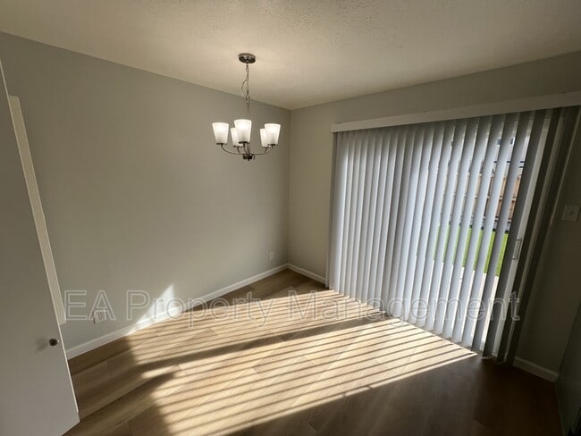 Building Photo - 6012 Calle Nueve NW