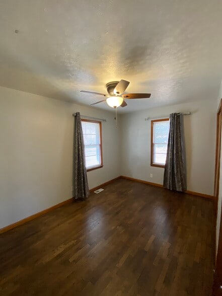 Building Photo - 1116 N Clay St