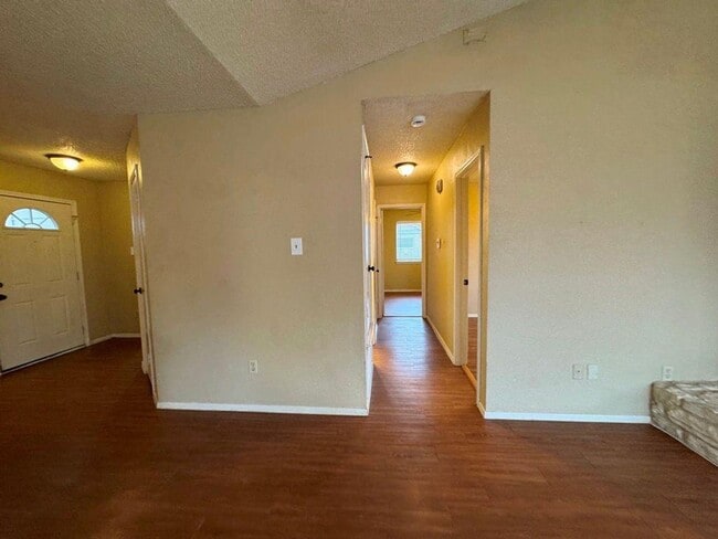 Building Photo - Come see this great single-story home available in Buckingham Estates subdivision!