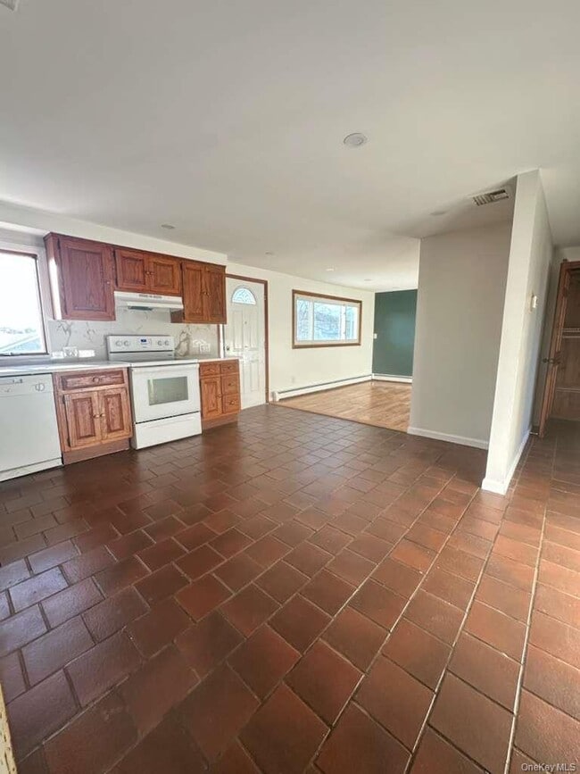 Building Photo - 81 10th Ave