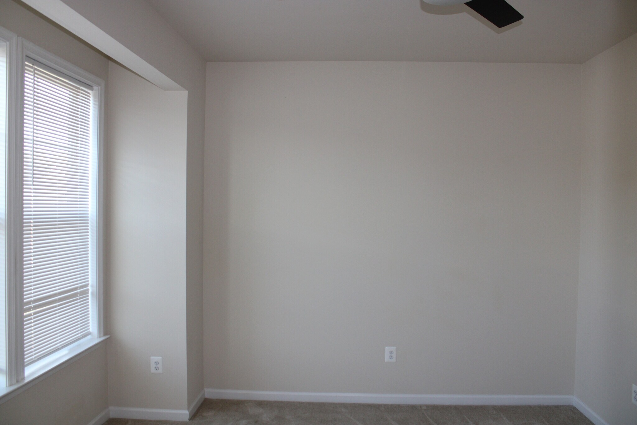 Building Photo - 829 Jarrett Ln