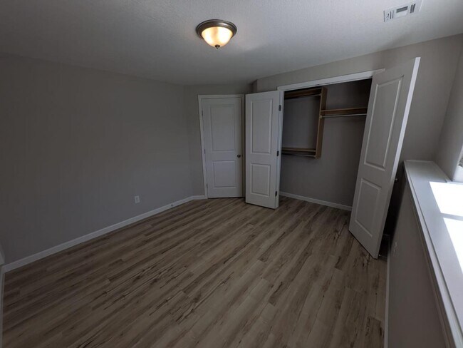 Building Photo - 9201 E Fox Pt Ct