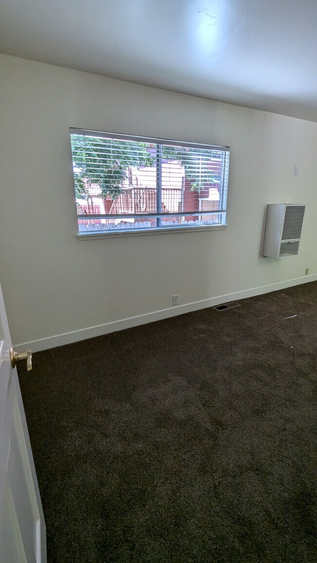 Building Photo - 316 Hazel St