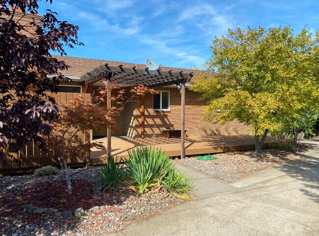 Primary Photo - Home With Amazing River Views!