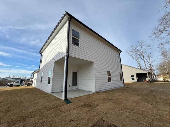 Building Photo - New 3/2.5 House in Armuchee- $1,995