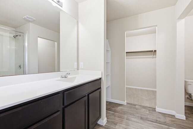 Building Photo - 12013 Waterford Run Way