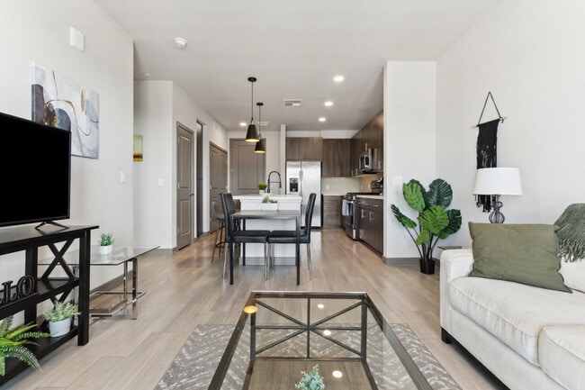 Building Photo - 400 N 2nd Ave