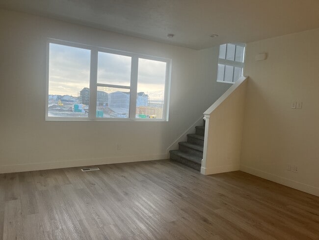 Building Photo - 862 W 480 S