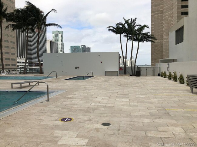 Building Photo - 335 S Biscayne Blvd