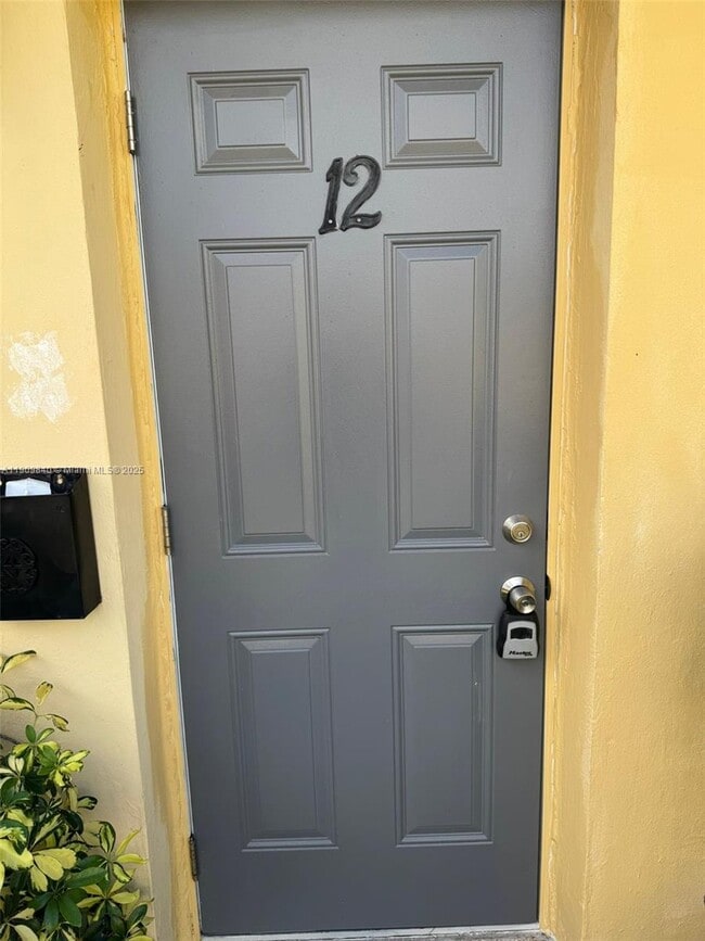 Building Photo - 16200 NE 19th Pl