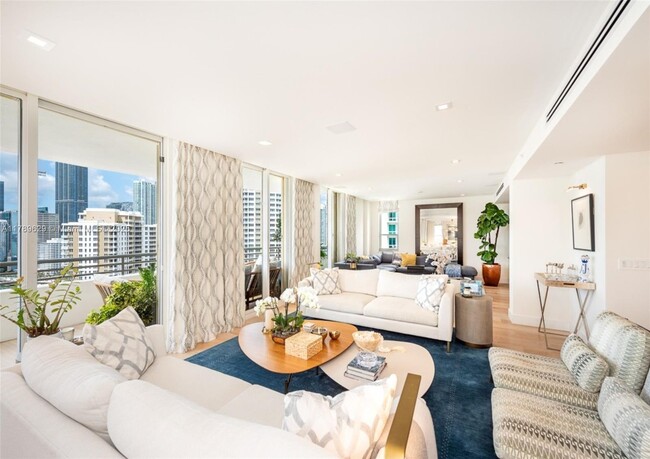 Primary Photo - 888 Brickell Key Dr