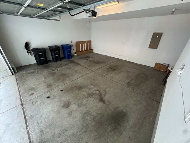 Building Photo - Spacious 2-Bed, 2-Bath Rental with Private...