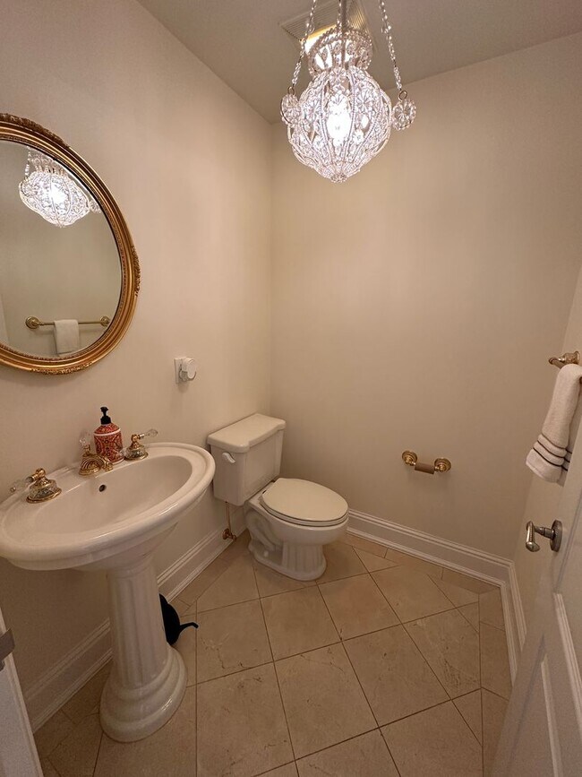 Building Photo - Beautifully Appointed 4 Bed, 2.5 Bath Home...