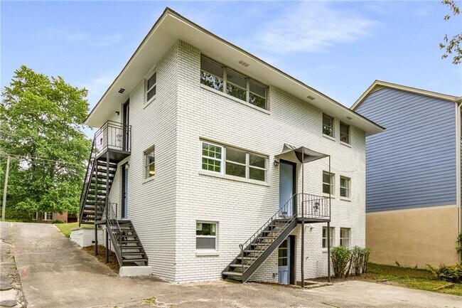 Building Photo - 216 Superior Ave