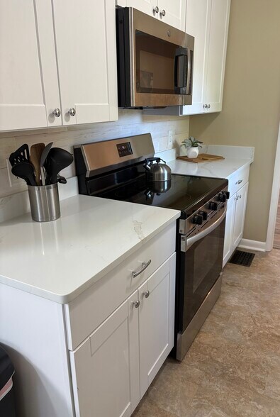 Building Photo - 410 Etowah Ave