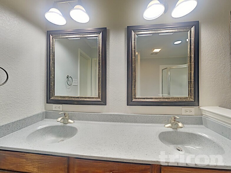 Building Photo - 2316 Harvest Glen Ct