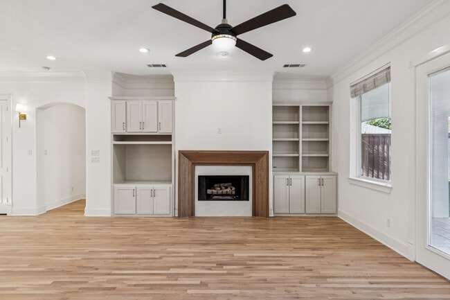 Building Photo - 6931 Belmont Ave