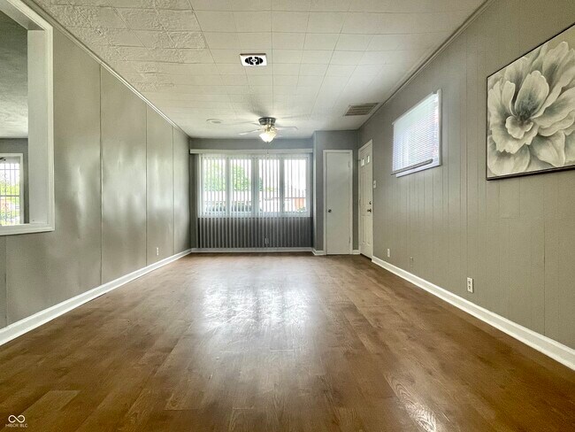 Building Photo - 110 N Tyrone Dr