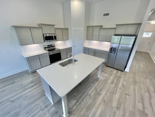 Building Photo - 2633 Unitas Dr