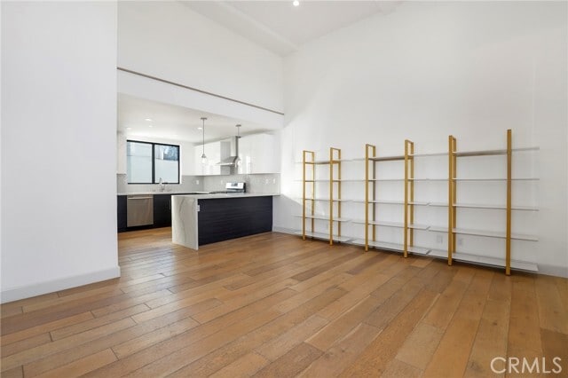 Building Photo - 2400 Glendale Ct