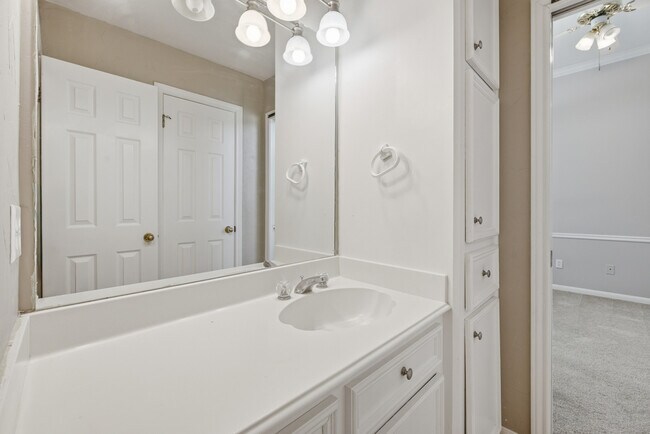 Building Photo - 905 Winged Foot Dr