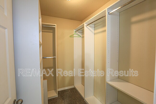 Building Photo - 3711 SW Hansom Loop