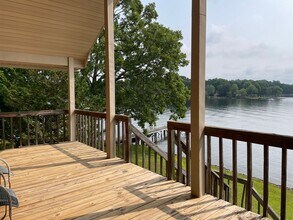 Building Photo - Three Bedroom Brick Ranch in Terrell with views of Lake Norman