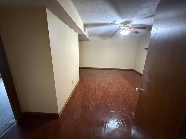 Building Photo - Big on Space. Big on Convenience. Big on Comfort.