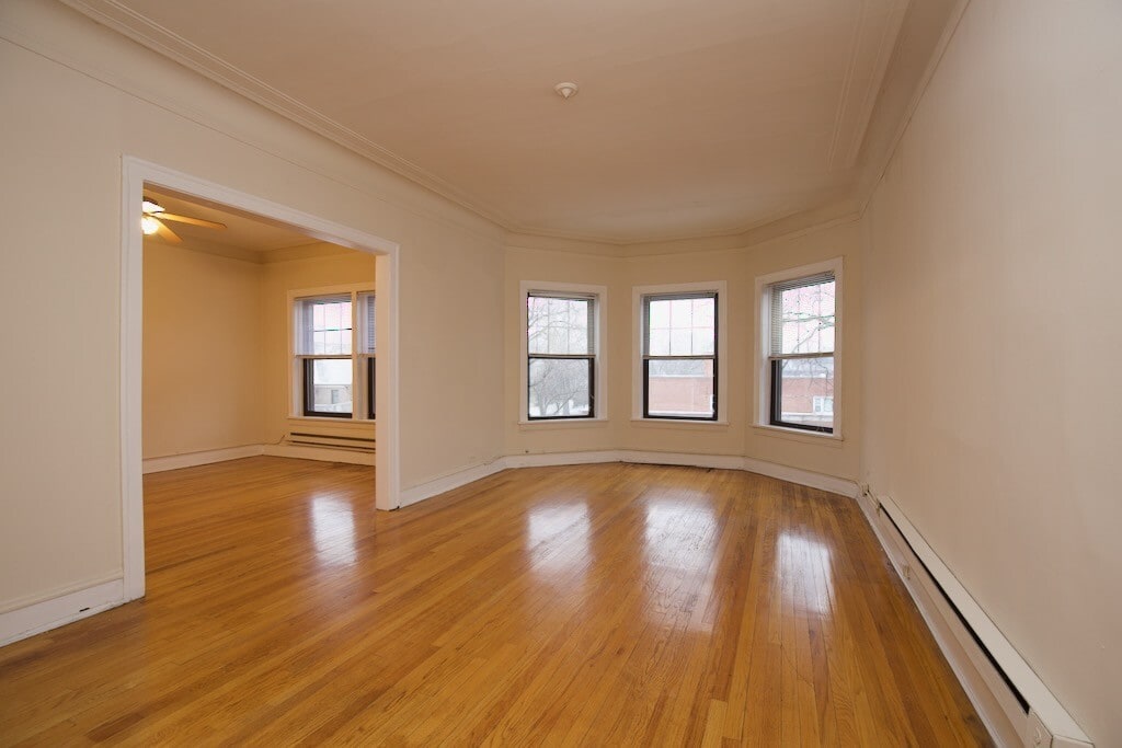 Building Photo - 1305 Oak Ave