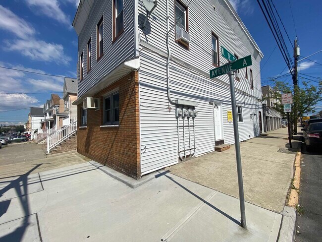 Building Photo - 468 Avenue A