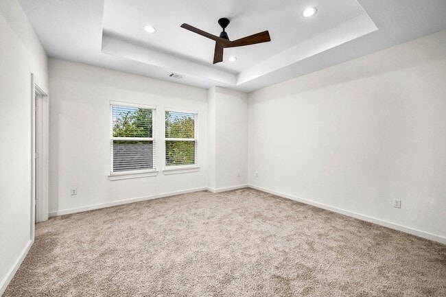 Building Photo - 5700 Elysian St