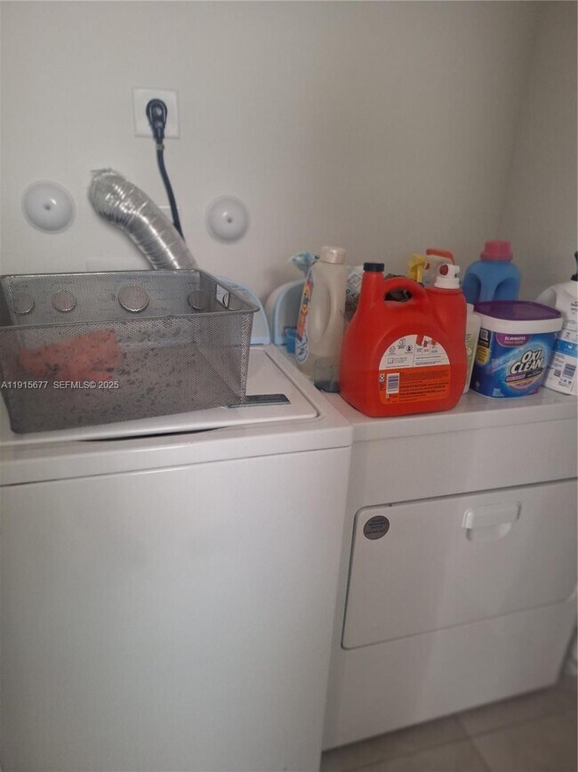 Building Photo - 11741 SW 245 Ter