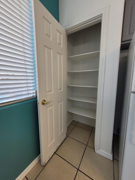 Building Photo - 5926 Silver Trace Ct