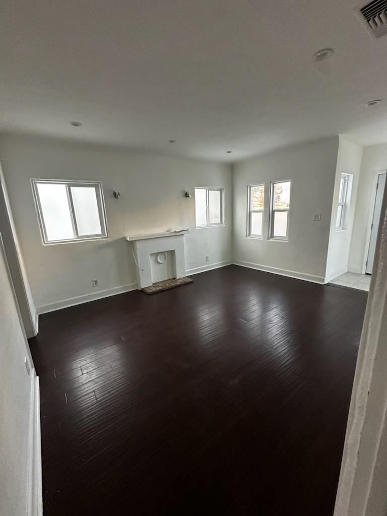 Building Photo - 7216 Waring Ave