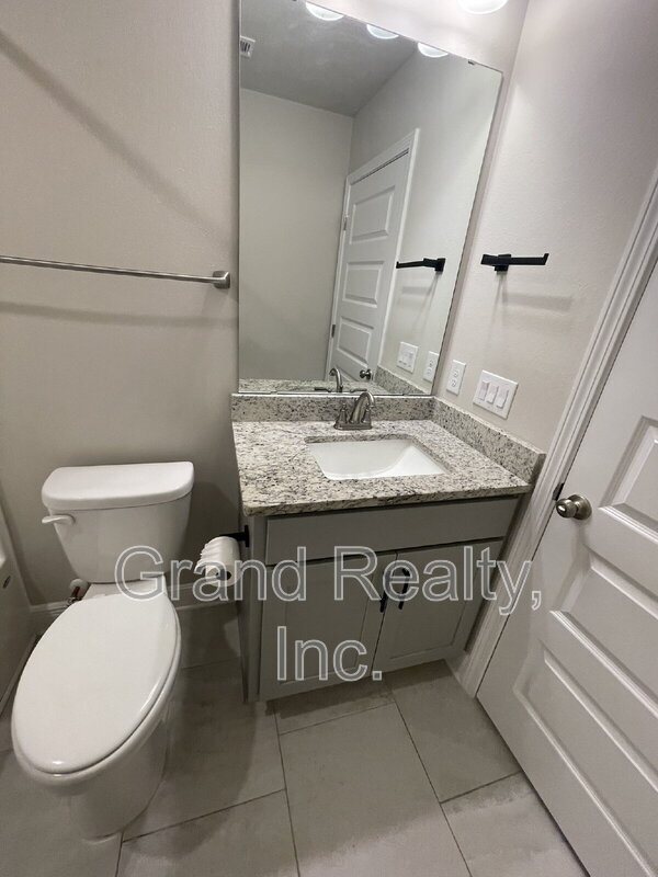 Building Photo - 4293 Castille Ave