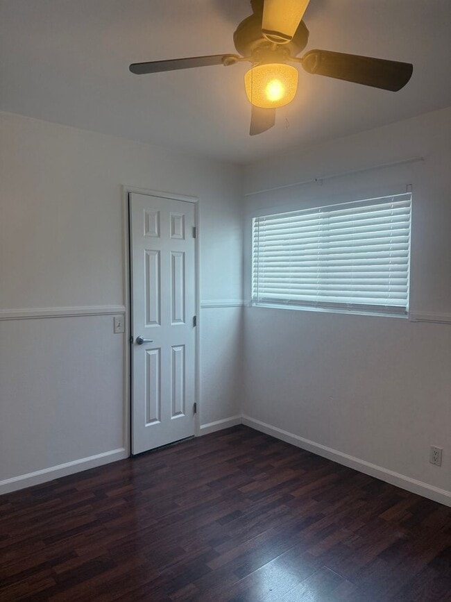 Building Photo - MOVE-IN SPECIAL FOR JULY - 3 Br 2 ba with ...
