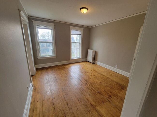 Building Photo - 2107-2107 E 5th St