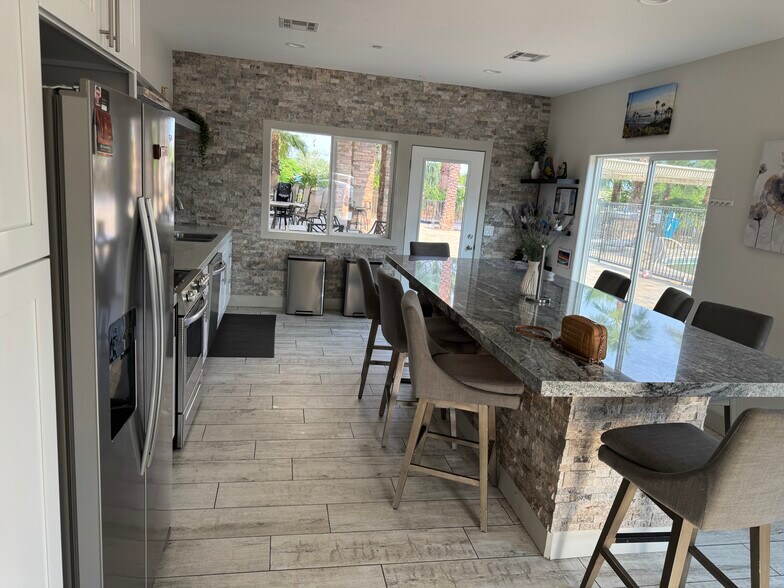 Building Photo - 38580 Rancho Los Cerritos Dr