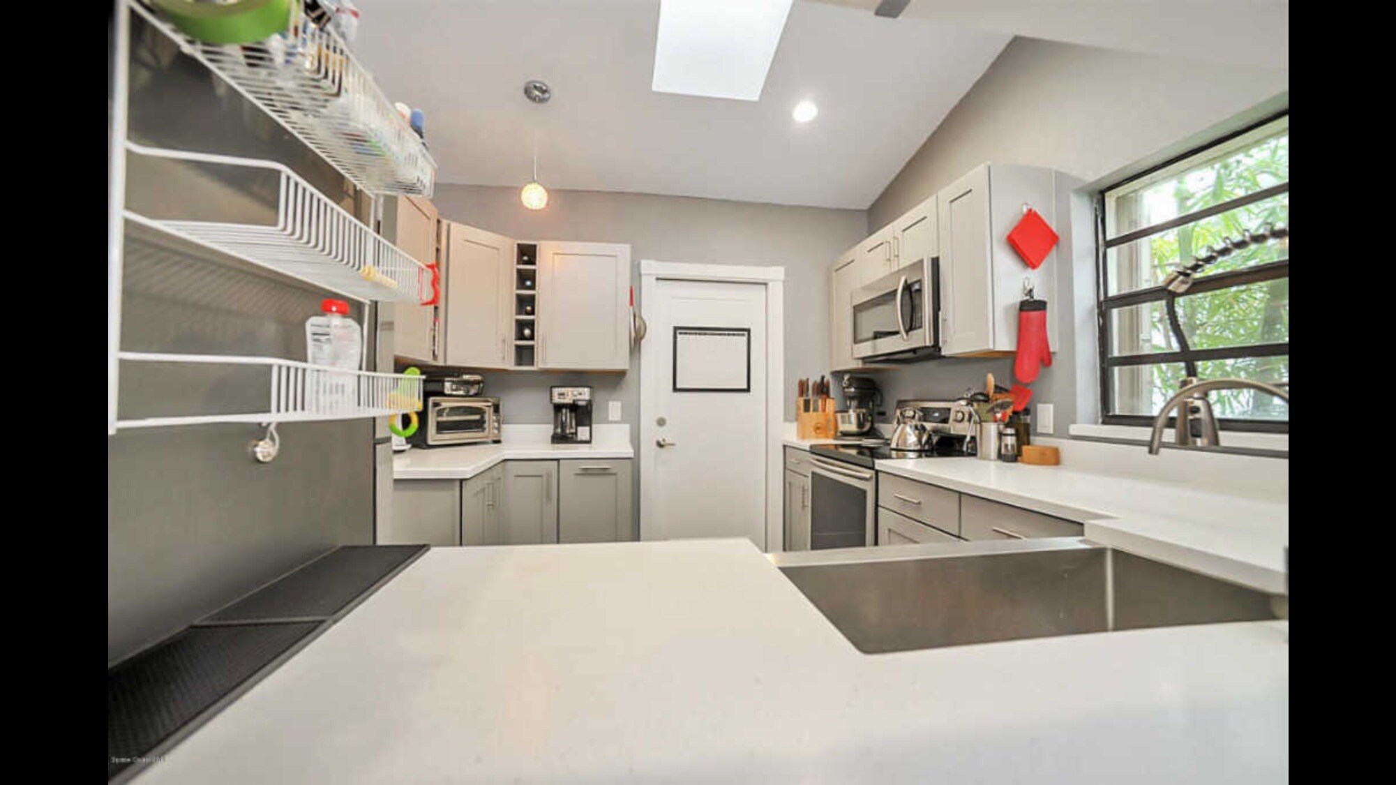 Building Photo - 3687 Driftwood Dr