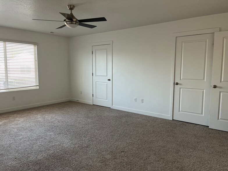 Building Photo - 431 S Fox Chase Ln