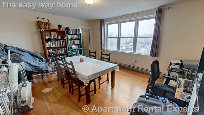 Building Photo - 402 Highland Ave