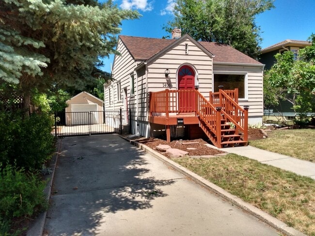 Building Photo - SUPER CUTE 3 BED/2 BATH BUNGALOW IN OLD TO...