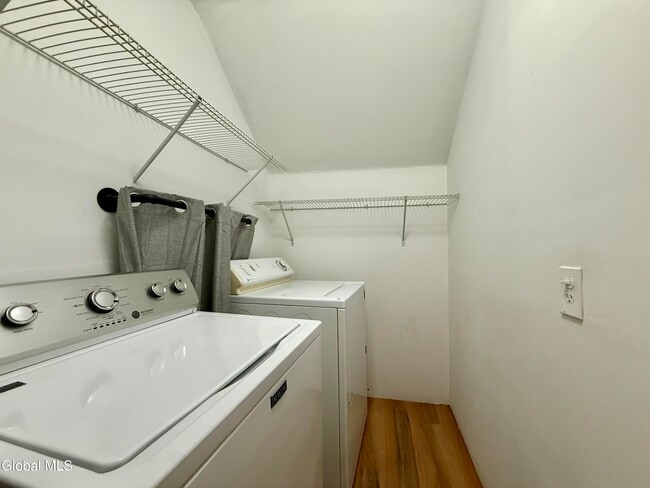 Building Photo - 5 Church St