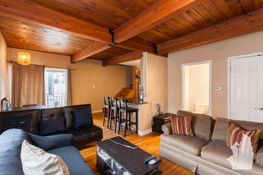 Building Photo - 1133 W Drummond Pl