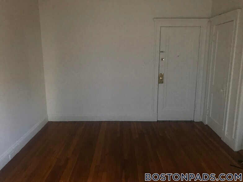 Building Photo - 1163 Boylston St