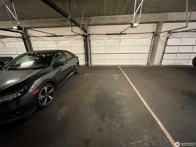 Building Photo - 2Bd/2Ba Seattle Condo