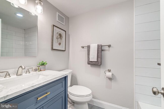 Building Photo - 600 Roosevelt Blvd