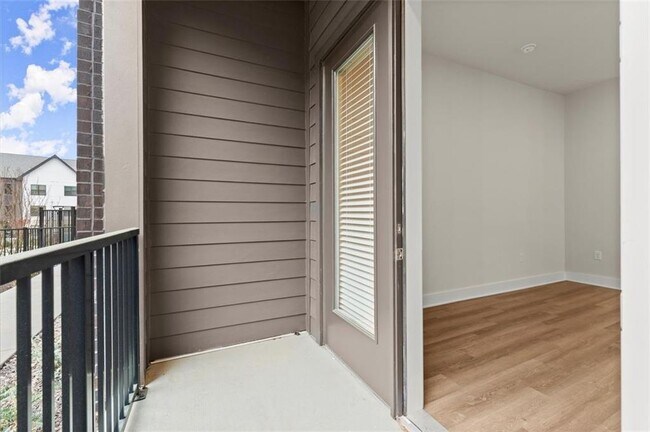 Building Photo - 2648 Sandy Plains Rd