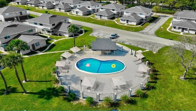 Building Photo - 805 Tiffany Dr W